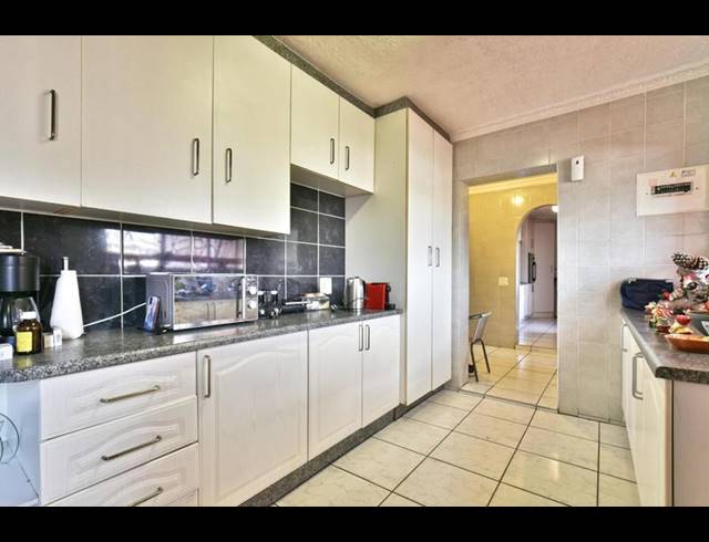 4 BEDROOM HOUSE FOR SALE IN GENERAL ALBERTSPARK